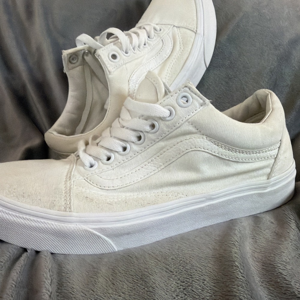 Vans Old Skool Unisex White/Marshmallow Low Top Lace-Up Sneakers Men 7.5 W 9